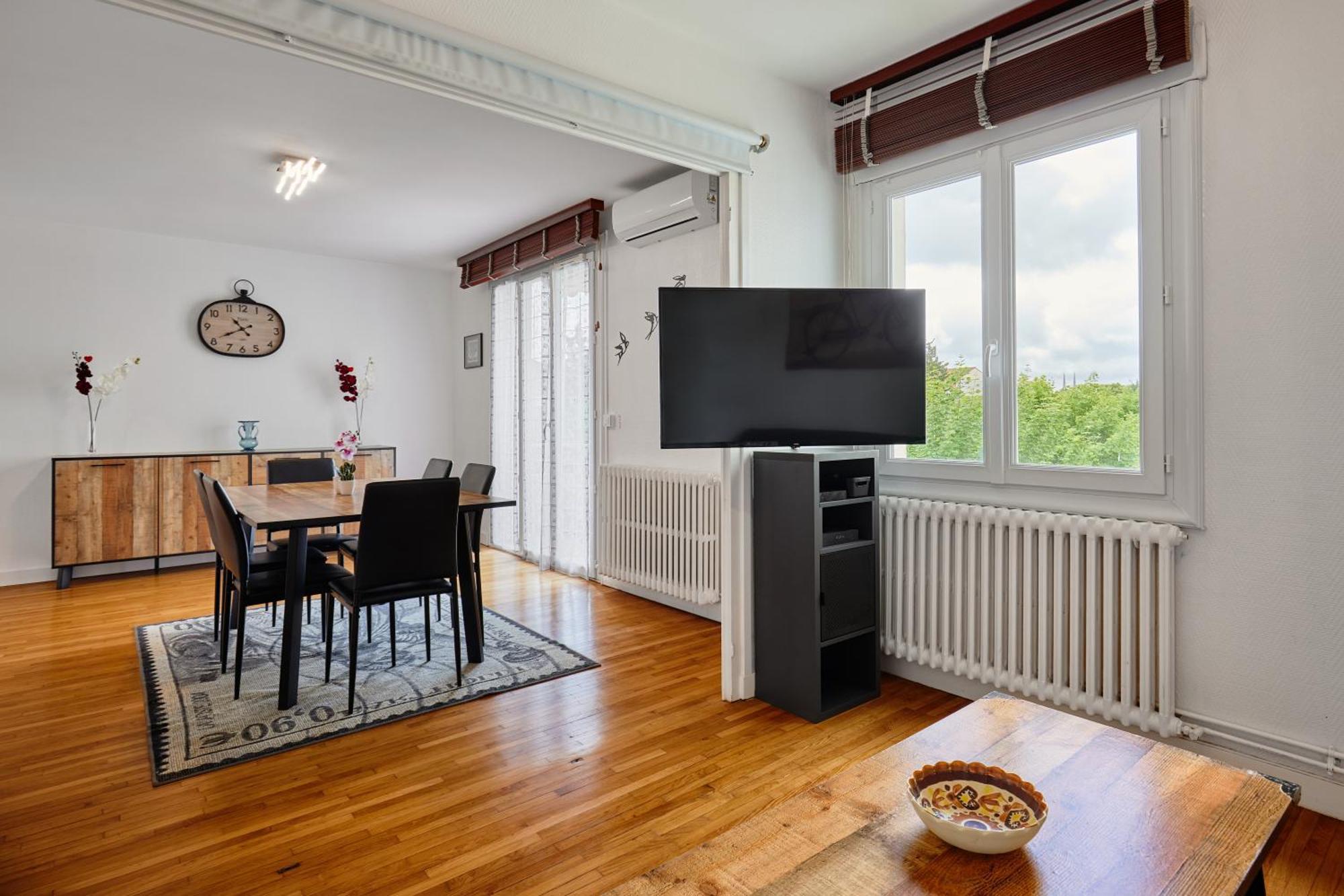 Les Hirondelles - 2 Chambres, 3 Lits, Climatisation Et Balcon Bourg-en-Bresse Zewnętrze zdjęcie